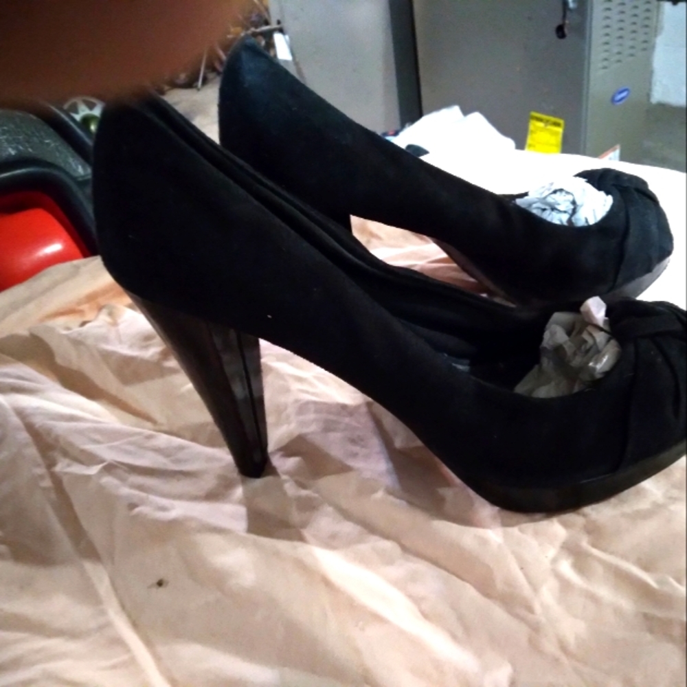 Womens Fioni Black  Open Toe With Bow Size 9.5 W